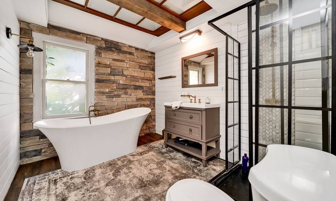 Old Seminole Heights Apartamento | ⤜Spacious Urban RiverEdge Loft With Soaking Tub⤛