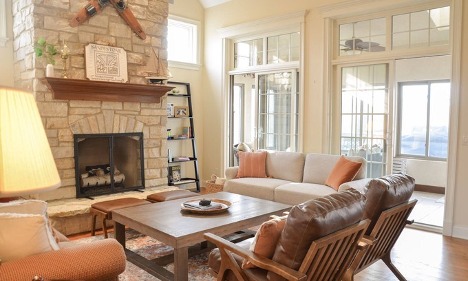 Fontana Casa | Spacious, family-friendly, and amenities galore!