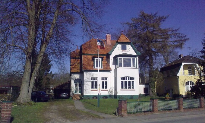 Raisdorf Cabaña | Dos amplio apartamento en Villa mantenido en Kiel