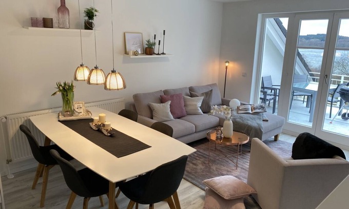 Lietzow Apartamento | Spacious vacation apartment with two balconies, sauna and spectacular water views