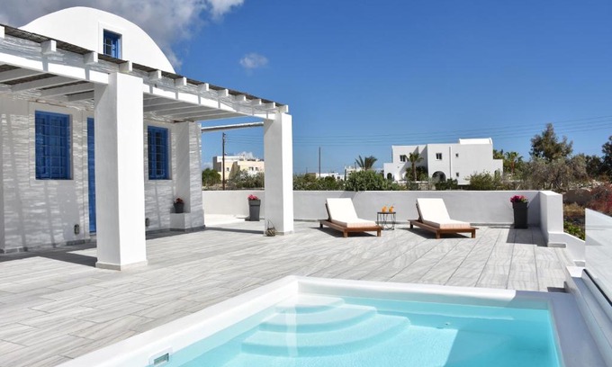 Kamari Villa | Spacious veranda, house for 3, in the village.