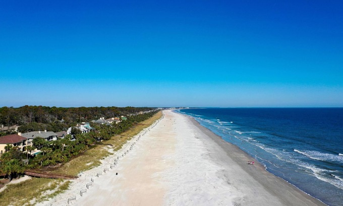 Palmetto Dunes Condominio | Spacious Villa w/ Deck, Pool Access | Bikes, Beach, Golf
