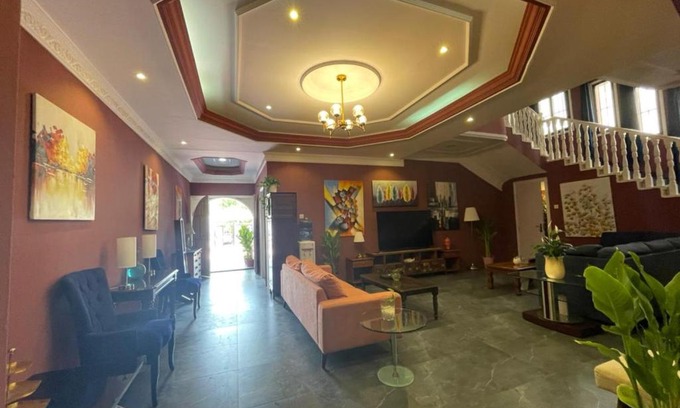Jumeirah Casa | Spacious Villa!