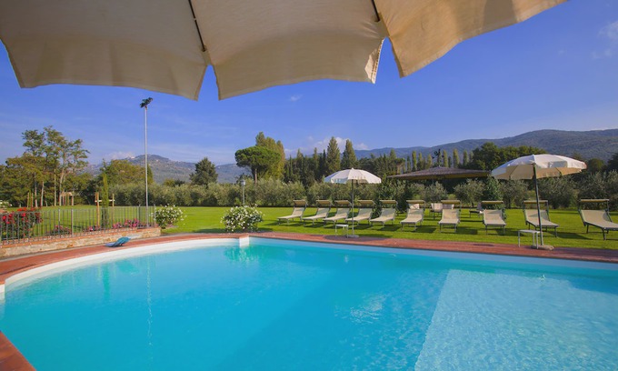 Montalla Apartamento | Spacious Villa in Cortona Tuscany with Swimming Pool