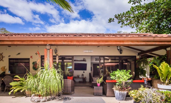 Jacó Casa | Spacious villa-like home with private pool, tennis, basketball, grill, & patio