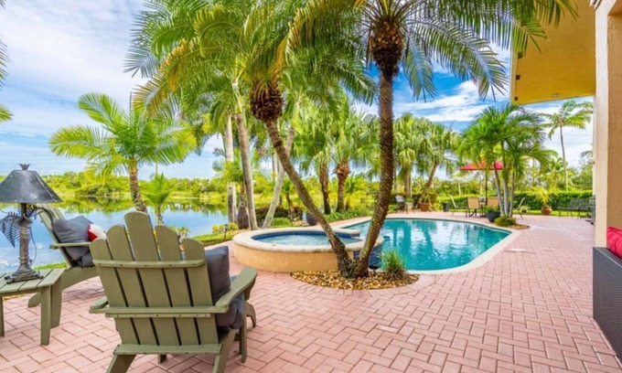 SilverLakes Villa | Cómoda y moderna villa. Diviértete con la familia o amigos en el estado de sol