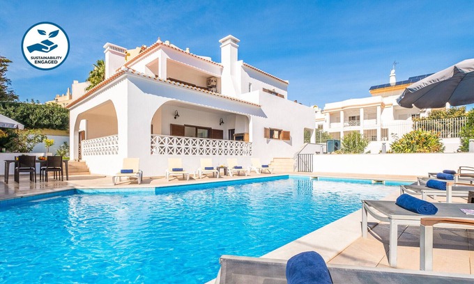 Montechoro Villa | Spacious villa w/ heatable pool in Montechoro