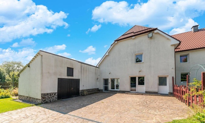 Elsenborn Casa | Amplia villa con tenis