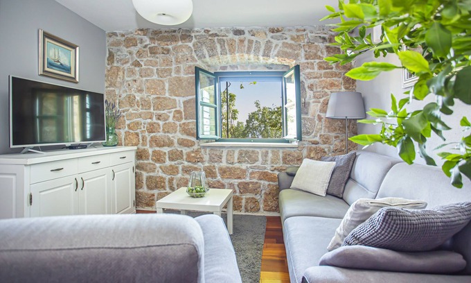 Dalmatian Mainland Villa | Villa espaciosa con gran vista
