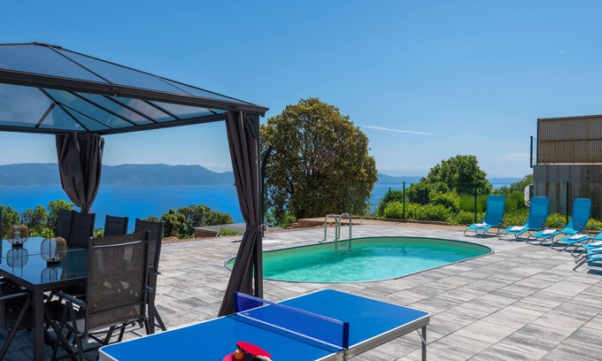 Gondolici Villa | Spacious Villa Near the Beach With Sea Views and Private Pool