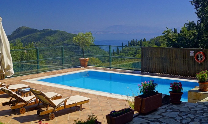 Makrata Villa | Amplia Villa con maravillosas vistas, en la tranquila Ubicación
