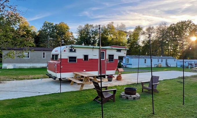 Springboro Casa | Spacious, Vintage Restored Camper! Sleeps 5, Quiet Campsite, Near Fishing.