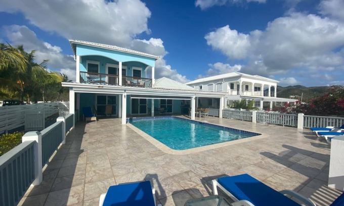 Jolly Harbour Casa | Spacious Waterfront Villa