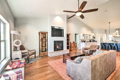 Williams Casa | Spacious Williams Home with Yard Near Hiking!