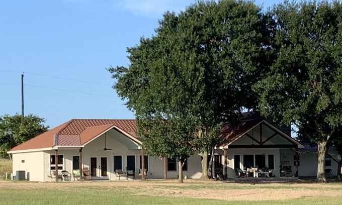 Canton Casa | Aislado y espacioso con una gran vista!