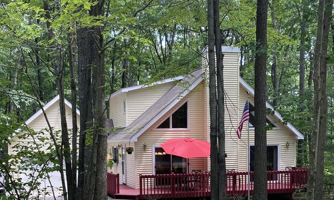 Higgins Lake Chalet De Esquí | Spacious wooded chalet minutes from beaches