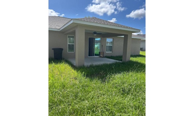 Ocala Casa | Spacious Yard Free Parking Dining for 8