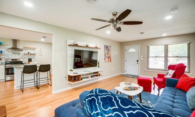 Shearer Hills - Ridgeview Casa | Spacious Yard Pet-Friendly Home in San Antonio!