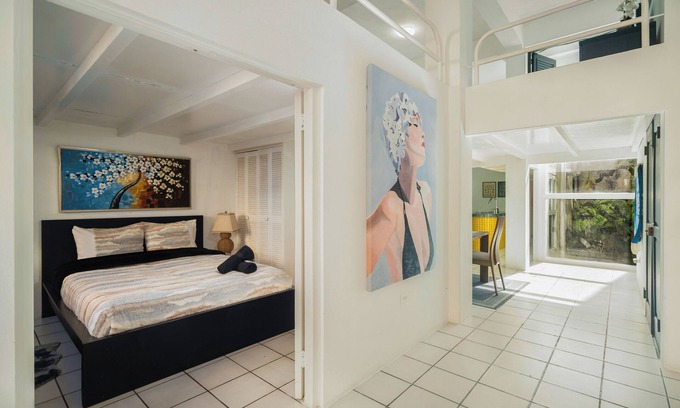 Mercado Casa | Spanish Duplex /Private Patio /Walk to Ocean