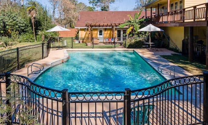 Baytown Casa | Spanish Retreat