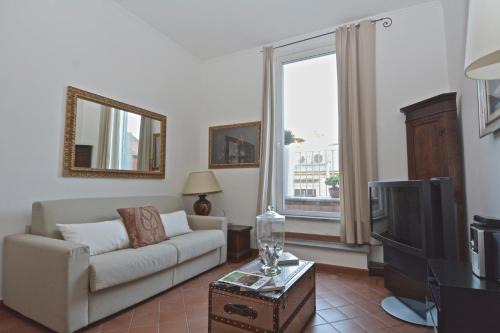 Rione IV Campo Marzio Apartamento | Spanish Steps Corner
