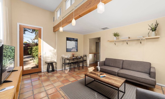 Warm Sands Casa | Spanish-Style 2-bedroom house near Downtown Palm Springs