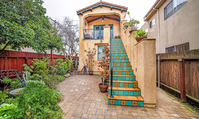 University Heights Apartamento | Spanish Style Cozy Studio