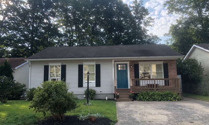 State College Casa | Sparkling clean bungalow close to campus