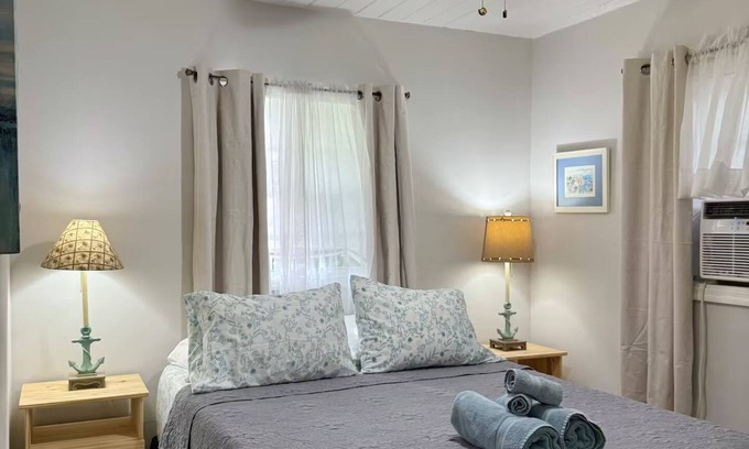 Southwest Cabaña | Cozy 2BR Cottage in West Palm Beach!