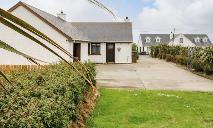Malin Cabaña | SPARKLING WATERS, pet friendly in Ballygorman, County Donegal