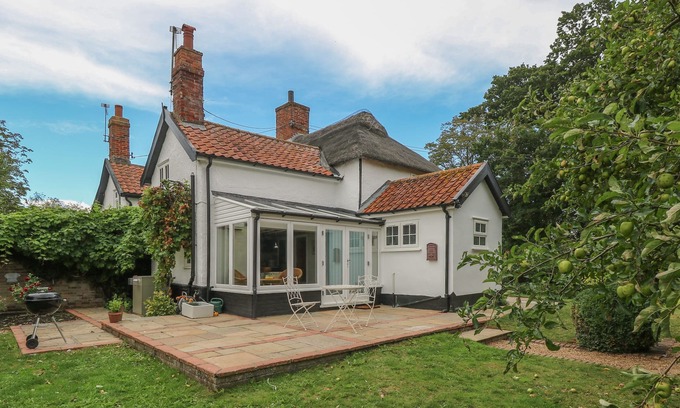 Diss Cabaña | SPARROW COTTAGE, family friendly, country holiday cottage in Hoxne