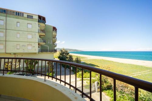 Marina di Strongoli Apartamento | spazioso bicamere fronte mare