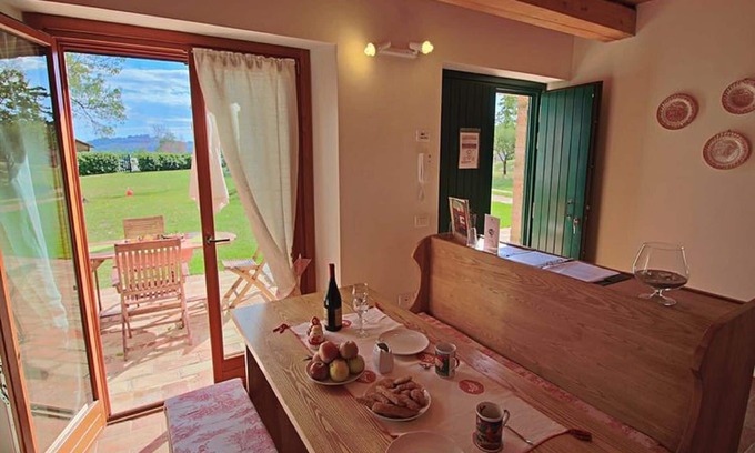 Montelabbate Apartamento | OFERTA ESPECIAL! Encantador piso en Le Marche campo con vistas increíbles y la piscina