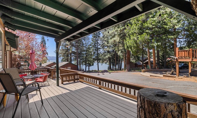 Peninsula Village Cabina | *Special* Cozy Lakeside~Lake Almanor~BoatRamp~Pets