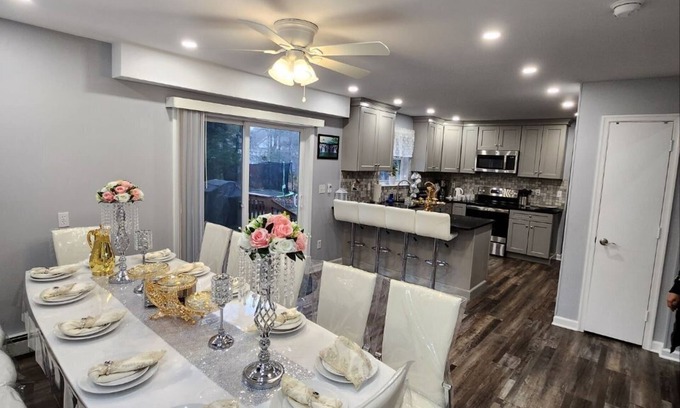 Tobyhanna Casa | 💫Special house for guests with sauna vs steam and hot tub 💫
