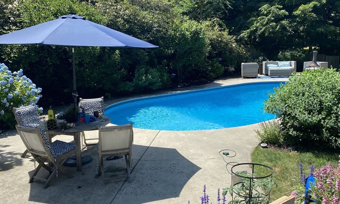 Norwalk Casa | Luxury country home New Canaan border - price reduced for quick rental June/July