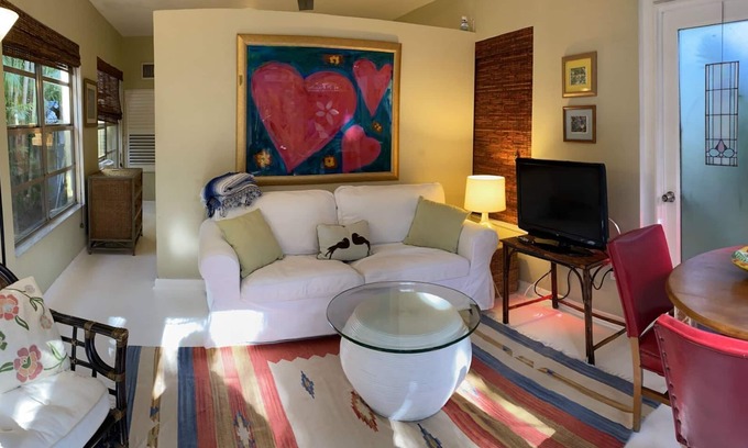 Northeast Coconut Grove Cabaña | ❤SPECIAL PROMO❤ Gorgeous Zen Romantic Cottage in idyllic COCONUT GROVE Pets ok