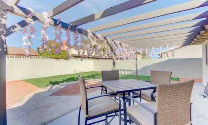 Las Vegas Casa | Special Sale! King Bed! EV Charger! Rain Shower!
