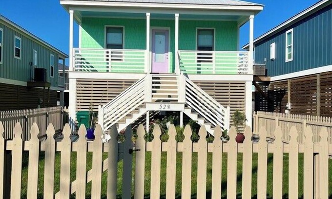 Gulfport Cabaña | Available Labor Day!! Snowbirds!Monthly rates!Gulfport,MS, BeachView. 3BR 2baths