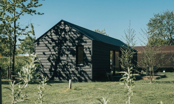 Ouddorp Cabaña | Specially designed chalet with dishwasher, in a holiday park near the sea