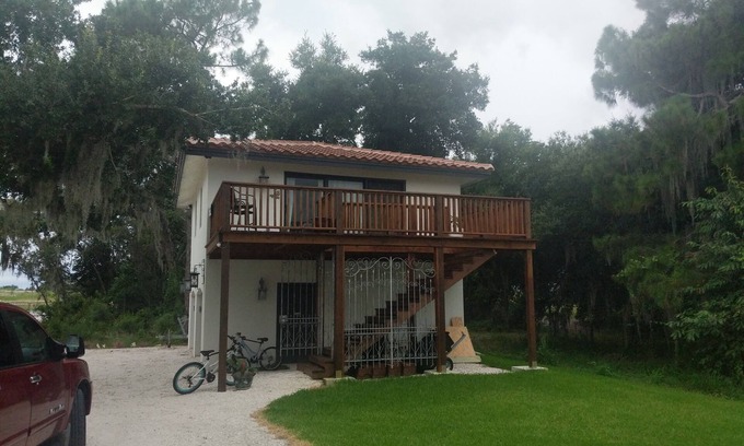 Lake Placid Apartamento | Spectacular 1BR Apartment Overlooking Pristine Lake June
