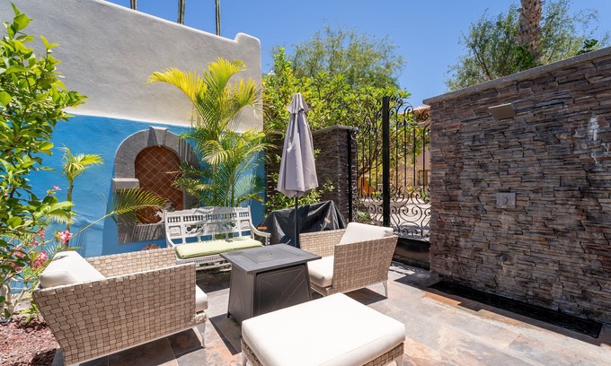 Nopolo Casa | Spectacular 2 Bedroom and 2 Bathrooms Located steps from Lap Pool with Great Patio