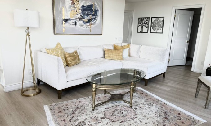 Willowdale Apartamento | Spectacular 2 Bedroom+Den and 2Bathroom/ Free Parking/ North York