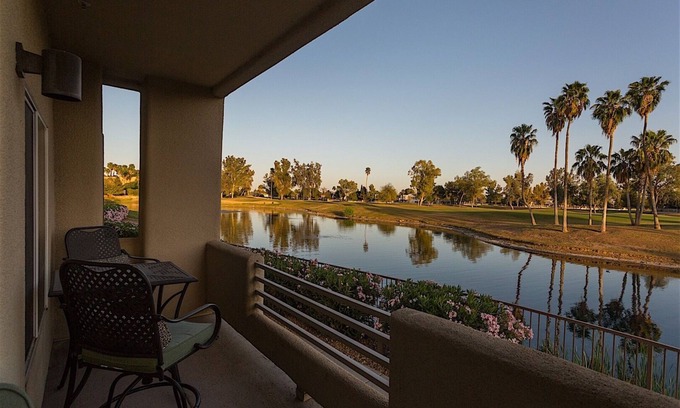 Arrowhead Ranch Condominio | Arrowhead Golf Condo Espectacular 2 BR Condo / COM Piscina / Jacuzzi / Golf