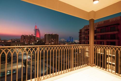 Umm Suqeim 3 Apartamento | Spectacular 2BR Apartment Full BurjAlArab View