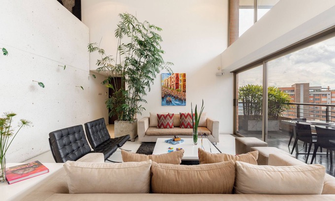 El Tesoro Apartamento | Spectacular 3BR Duplex ~ 380mts with pool and gym near El Tesoro Mall