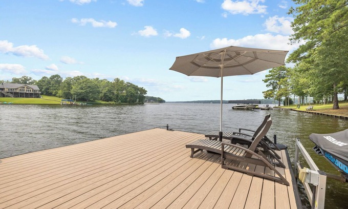 Lake Oconee Casa | Espectacular casa de 4 dormitorios frente al lago, muelle privado de aguas profundas en la península