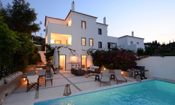Spetses Villa | Espectacular villa Spetses de 5 dormitorios y 6 baños con vistas panorámicas y piscina privada