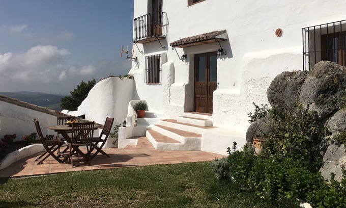 Casares Casa | Espectacular casa andaluza con jardín privado y barbacoa en casares, Málaga