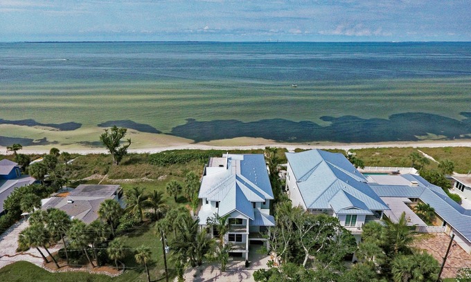 Anna Maria Casa | Espectacular casa frente al mar con piscina